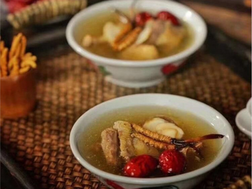 冬蟲(chóng)夏草可以直接食用嗎？冬蟲(chóng)夏草常用于燉煮